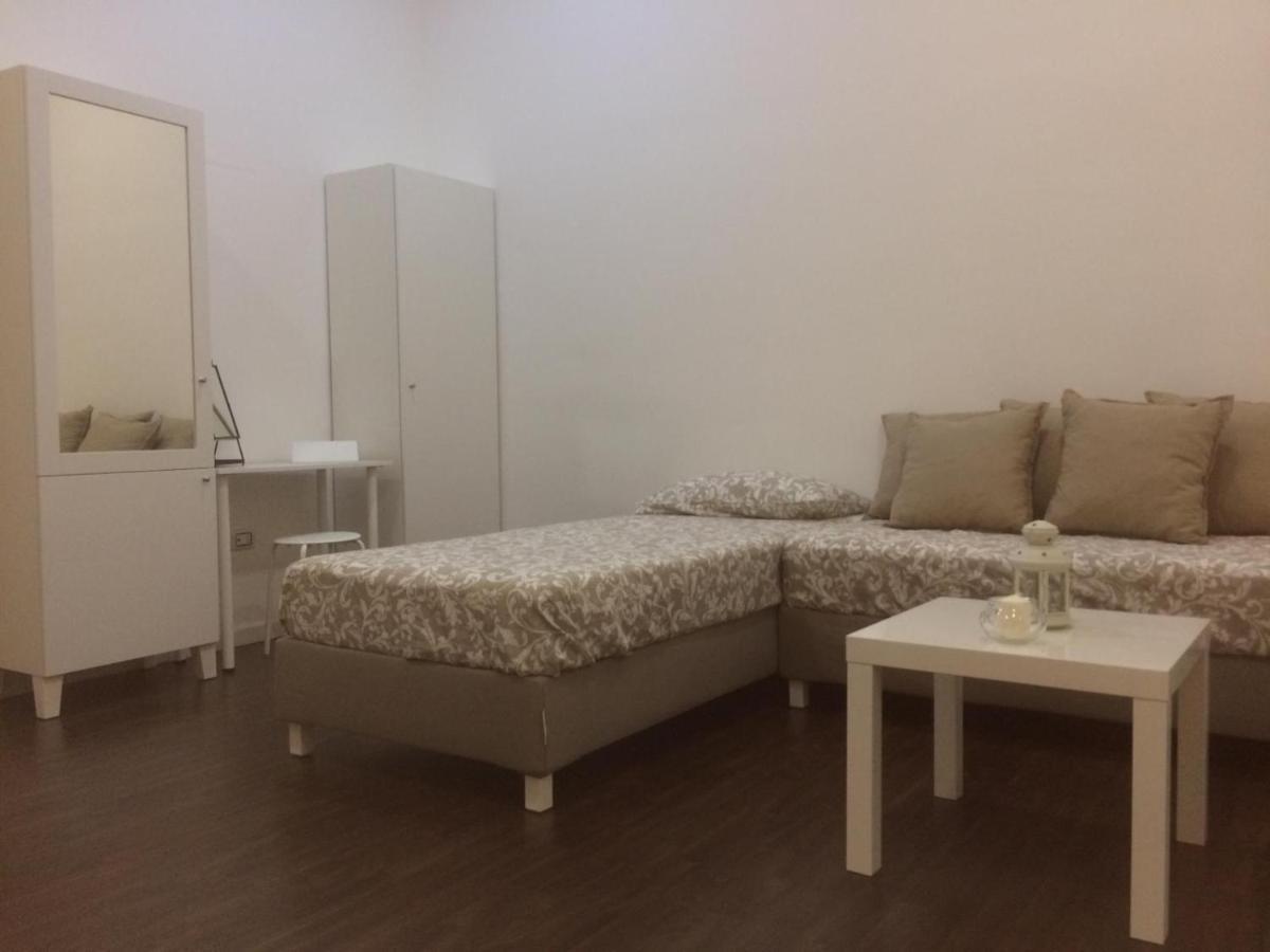 Piazza Carita' Centro Storico Apartment เนเปิลส์ ภายนอก รูปภาพ