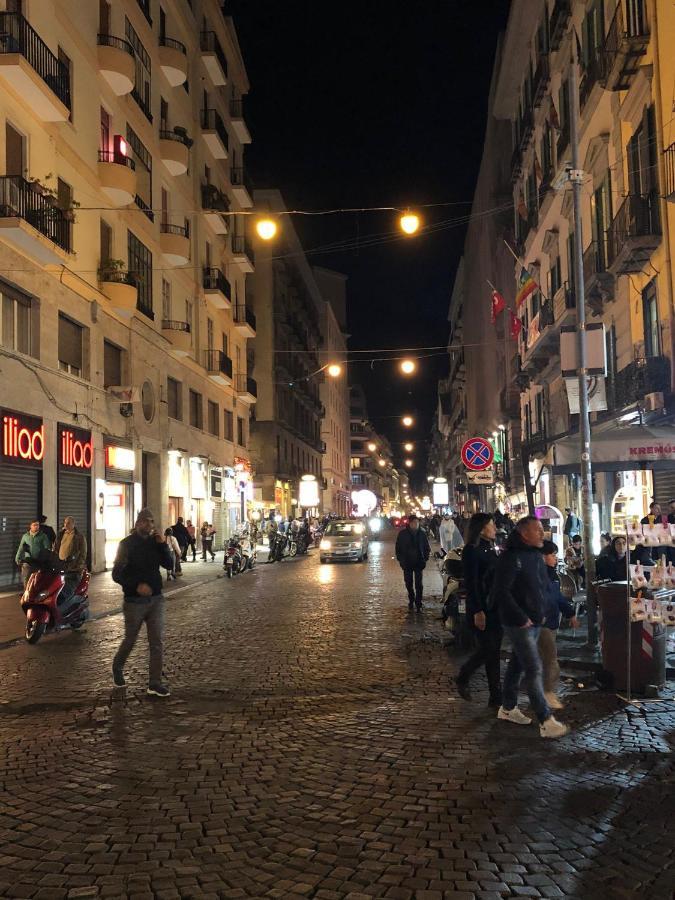 Piazza Carita' Centro Storico Apartment เนเปิลส์ ภายนอก รูปภาพ