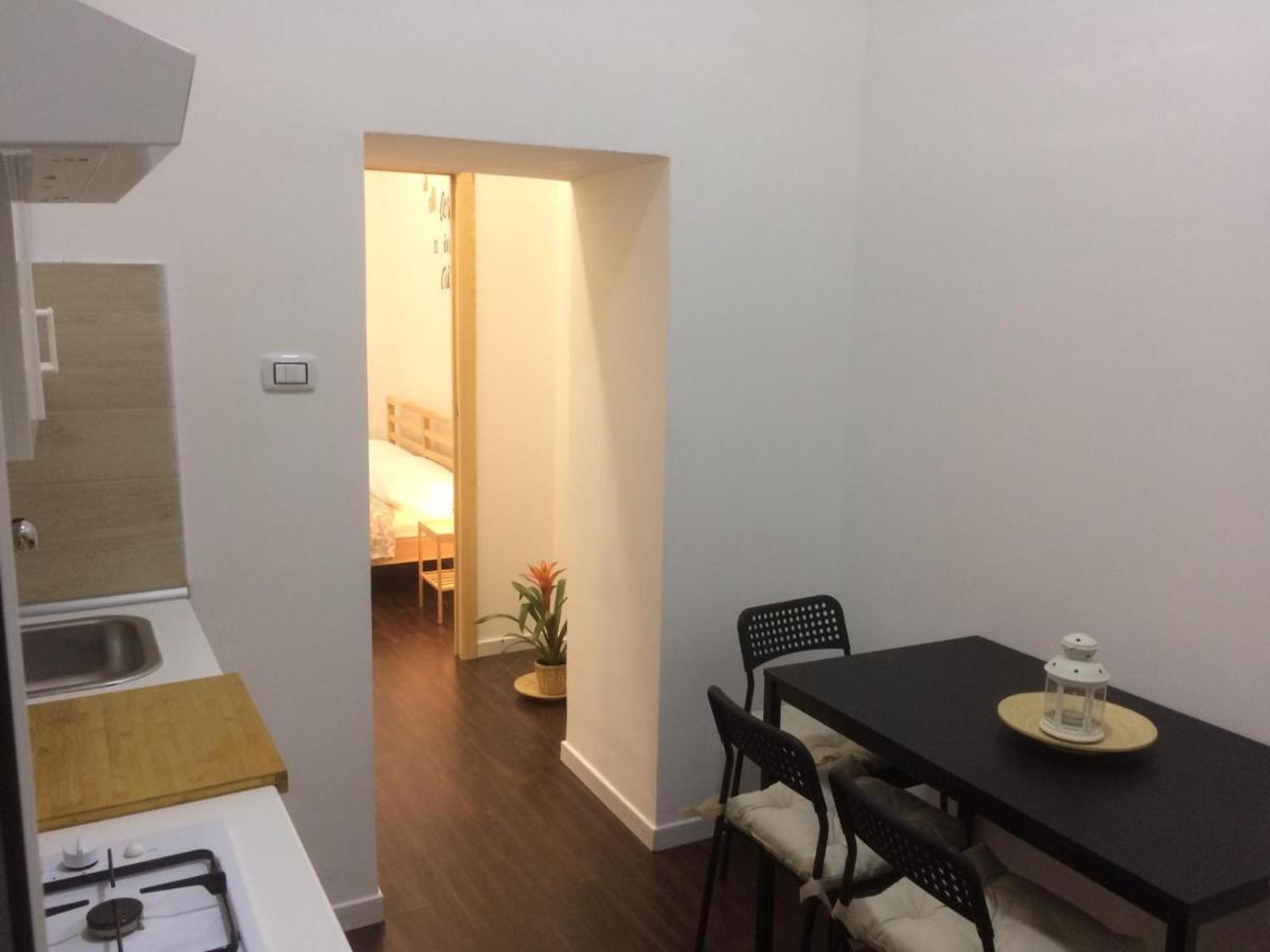 Piazza Carita' Centro Storico Apartment เนเปิลส์ ภายนอก รูปภาพ