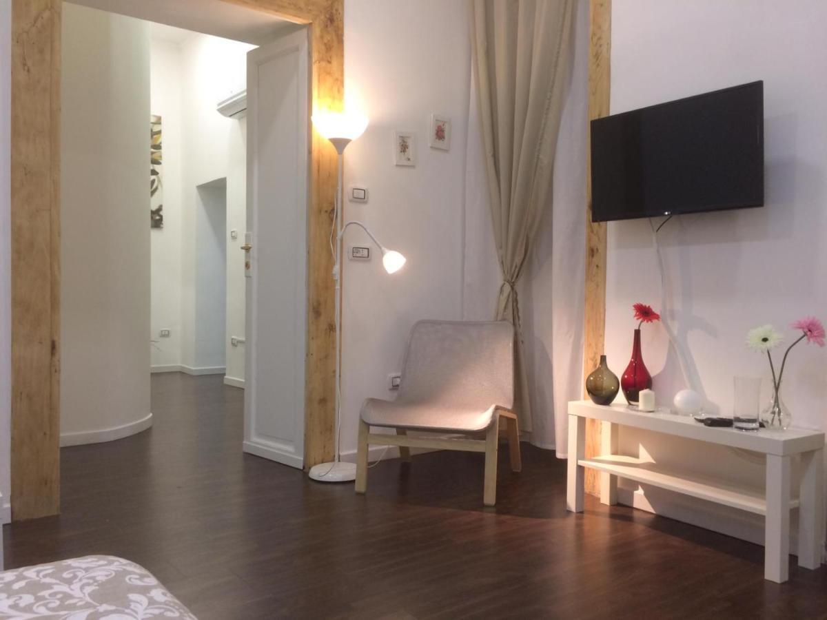Piazza Carita' Centro Storico Apartment เนเปิลส์ ภายนอก รูปภาพ