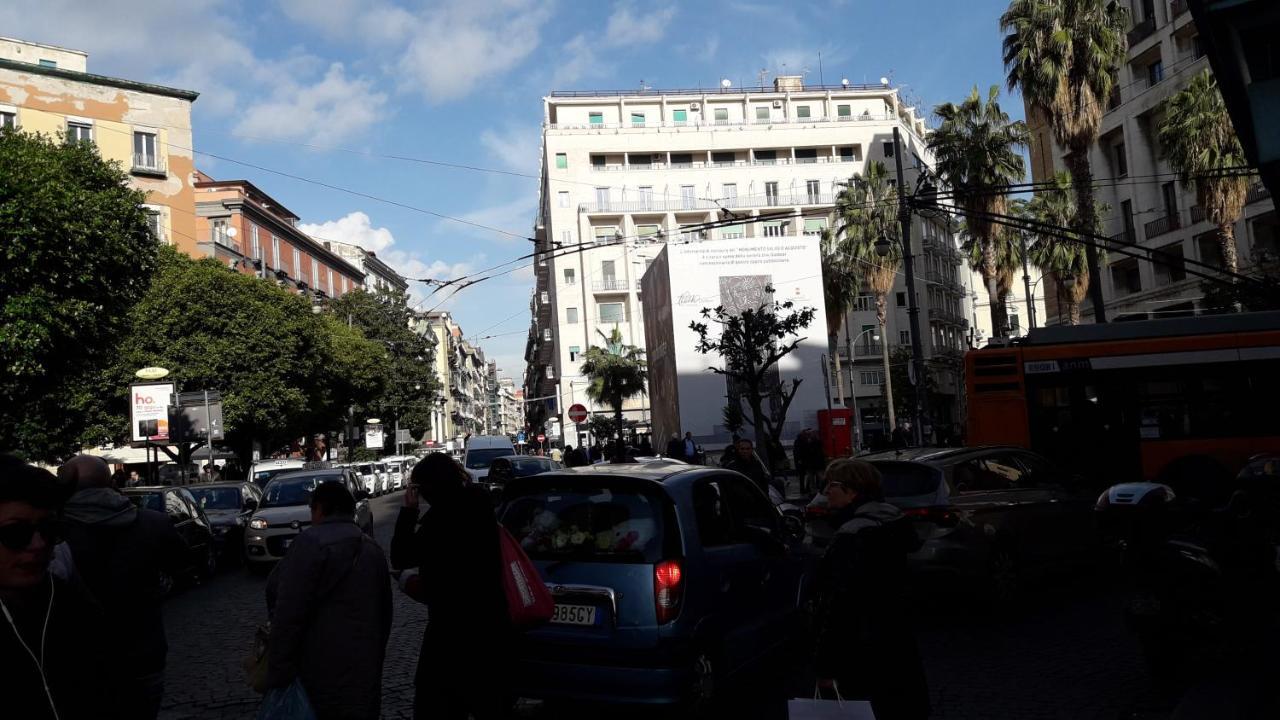 Piazza Carita' Centro Storico Apartment เนเปิลส์ ภายนอก รูปภาพ