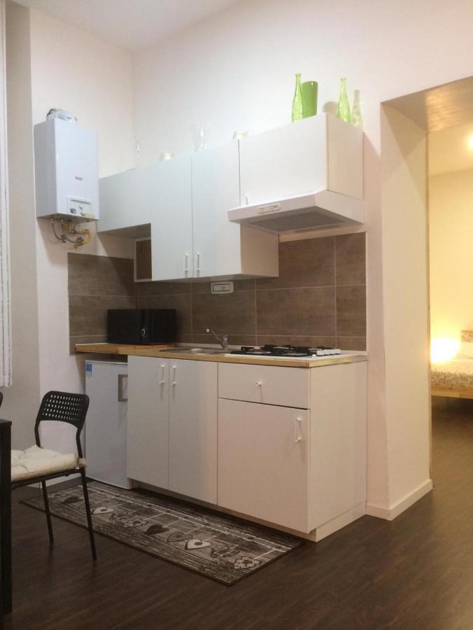 Piazza Carita' Centro Storico Apartment เนเปิลส์ ภายนอก รูปภาพ