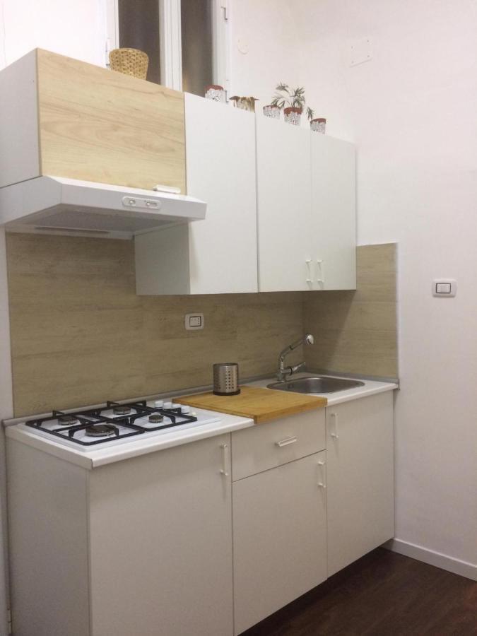 Piazza Carita' Centro Storico Apartment เนเปิลส์ ภายนอก รูปภาพ